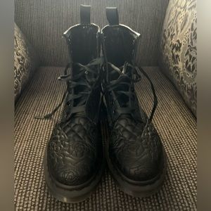 Dr. Martens Brause Rose Boots: (Size 7) Quilted Black Leather Rose Design.
